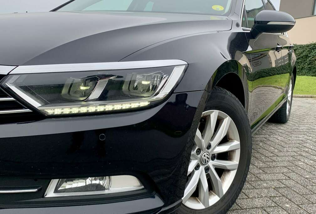 Volkswagen B8 1.6 TDI Bluemotion-Xenon-Navi-Ambient Light