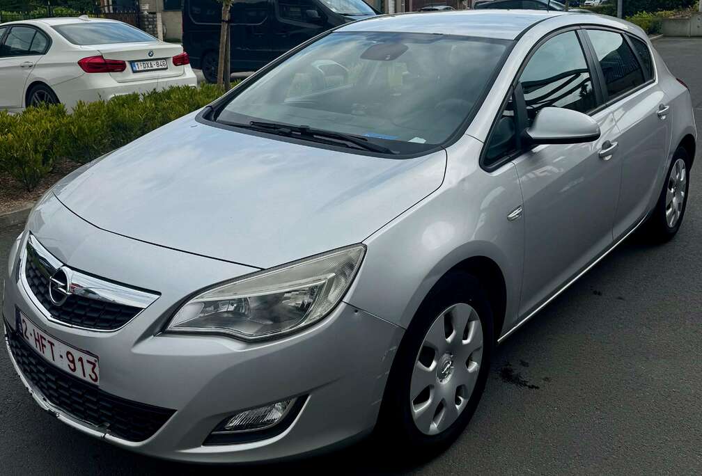 Opel Astra 1.4i Sport