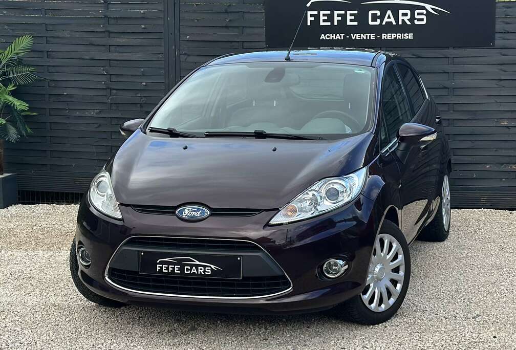 Ford Fiesta 1.25i Ghia // Carnet Complet