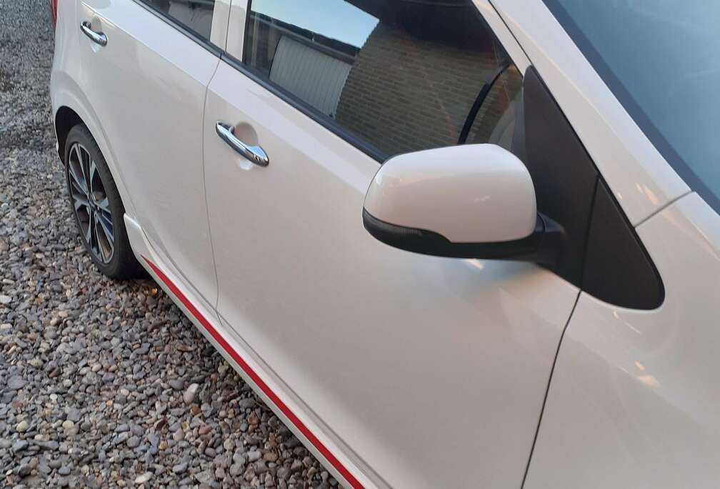 Kia Picanto 1.2i GT Line AMT ISG