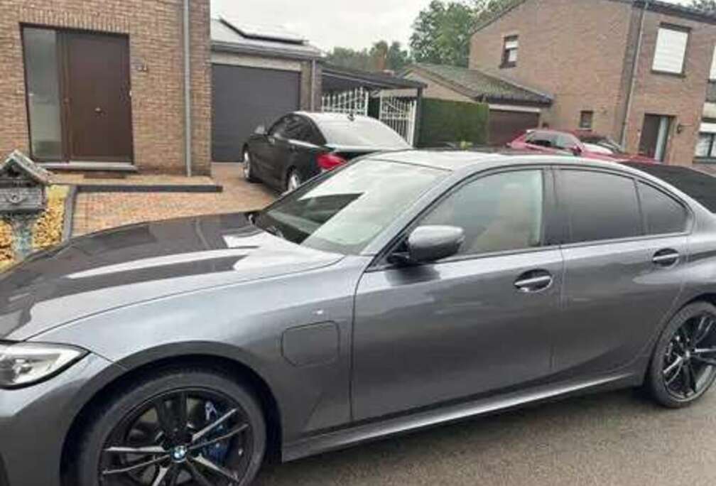 BMW 330e Plug-In Hybrid