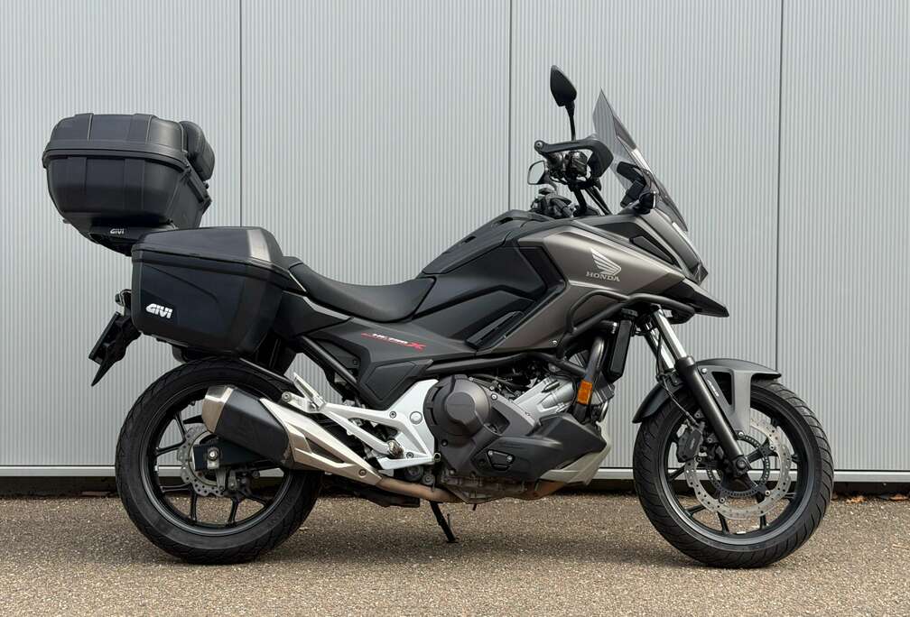 Honda X DCT / Zijkoffers en Topkoffer / Handverwarming