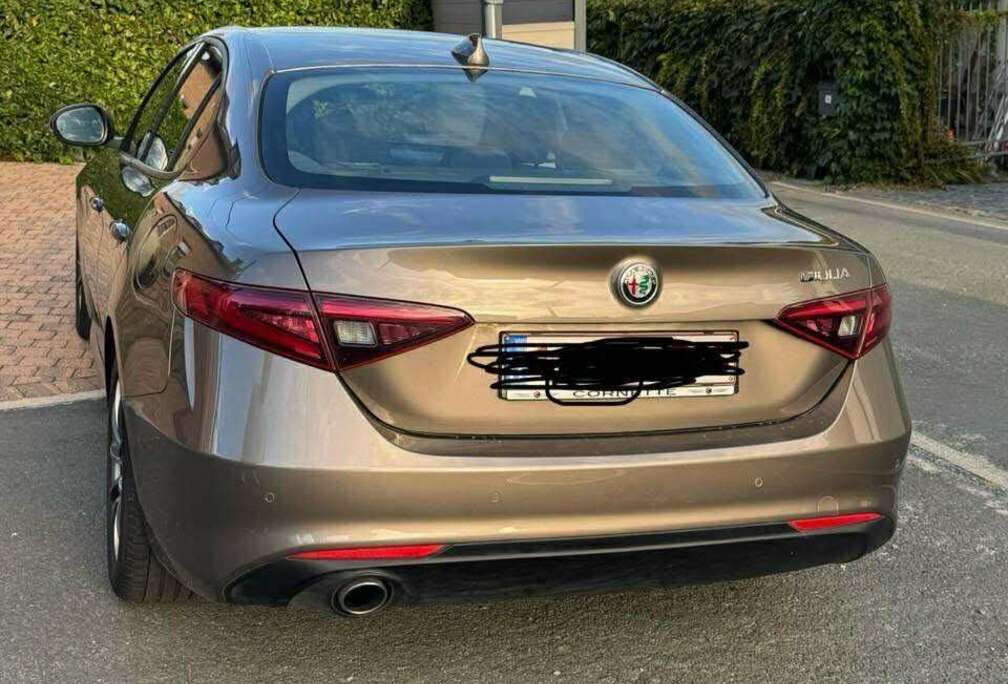 Alfa Romeo 2.2 Diesel AT8 Super