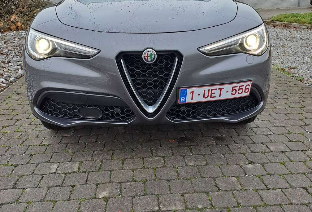 Alfa Romeo 2.0 Turbo 16V AT8-Q4 Super