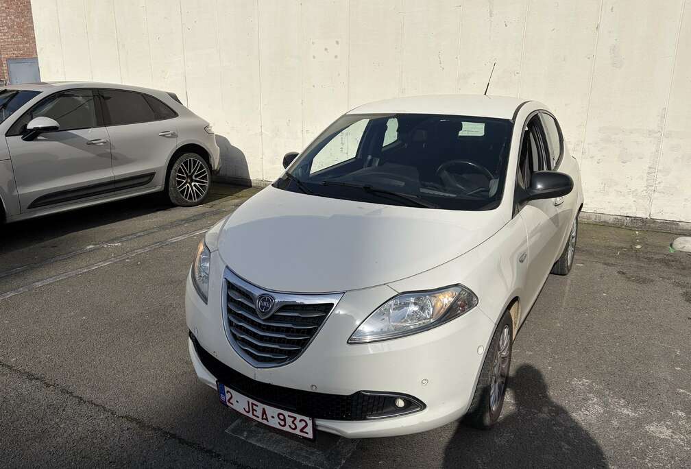 Lancia Régulateur De Platinium Prete A Immatriculé  Euro