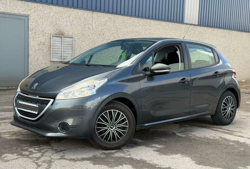 Peugeot 208 1.2i Benzine Slechts 110.000Km\'s Airco* Euro5