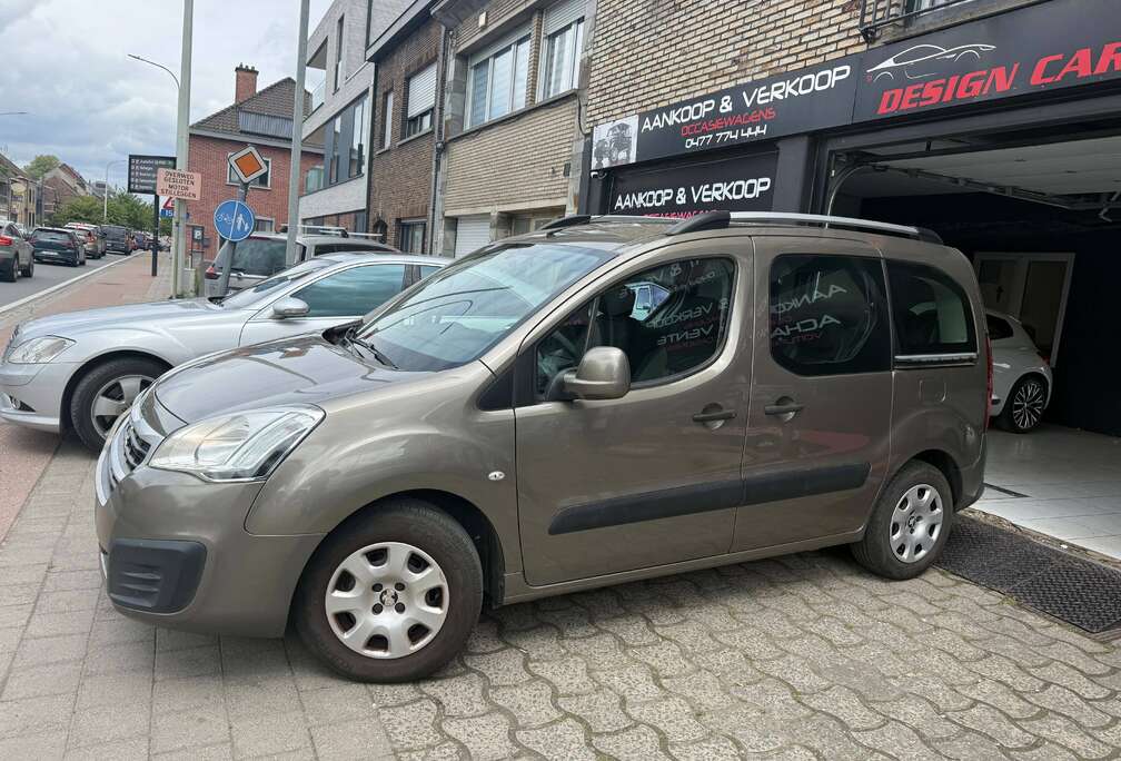 Peugeot 1.6 Hdi 7 Place  Roule Bien Clim *Euro 6*