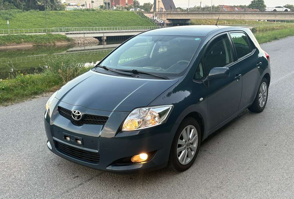Toyota Auris 1.4 D-4D Linea Luna
