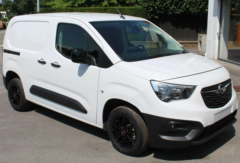 Opel CARGO 1.5TD 100PK bomvol opties 14045€ exl btw