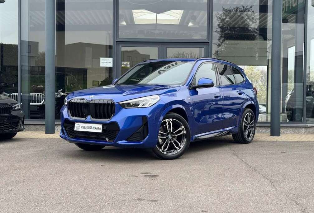 BMW sDrive18i M Sport / PANODAK / TREKHAAK / DODE HOEK