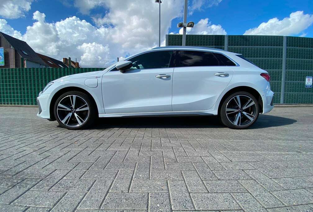 Audi A3 Sportback PHEV 40 TFSI e S line S tronic (150 kW)