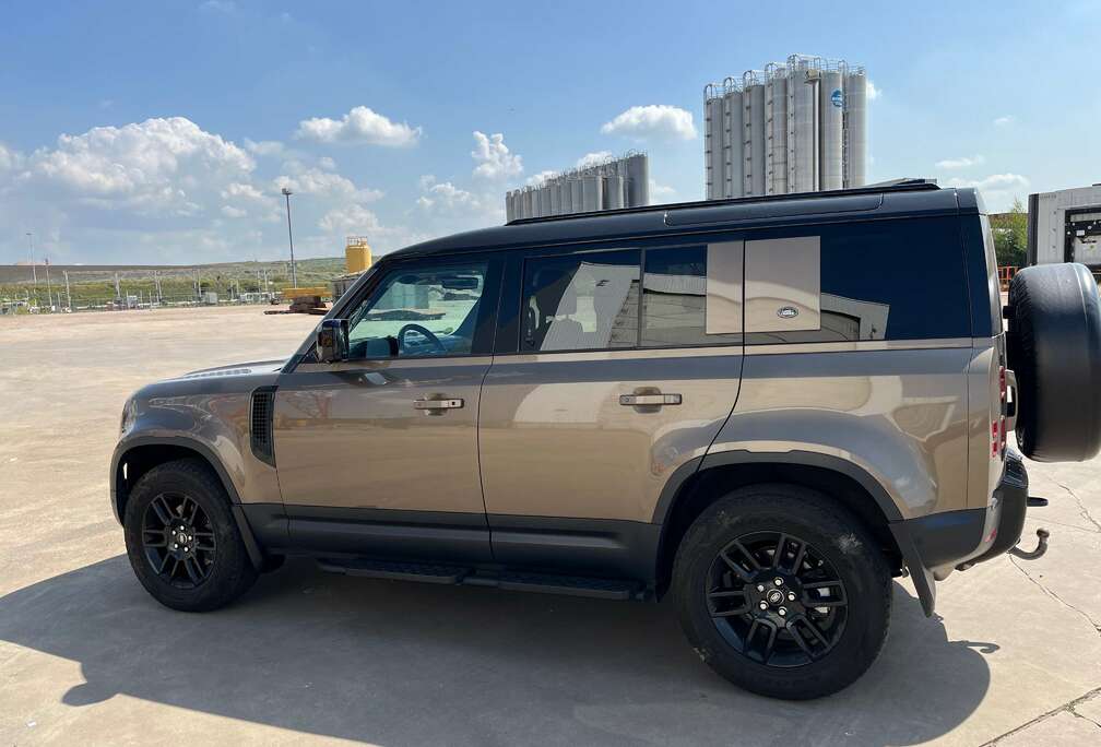 Land Rover Defender 110 D240 S