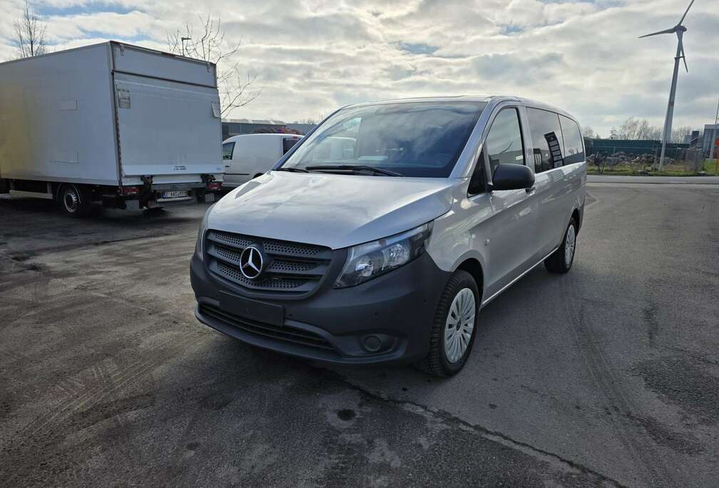 Mercedes-Benz Tourer 114 (Stock ID 39456)