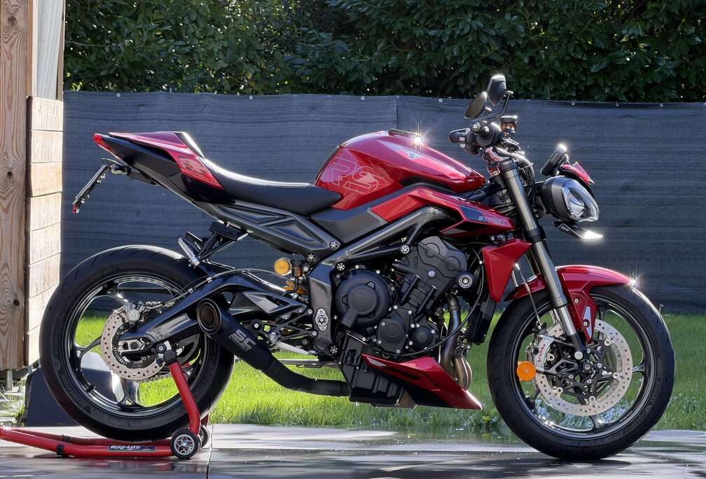 Triumph RS