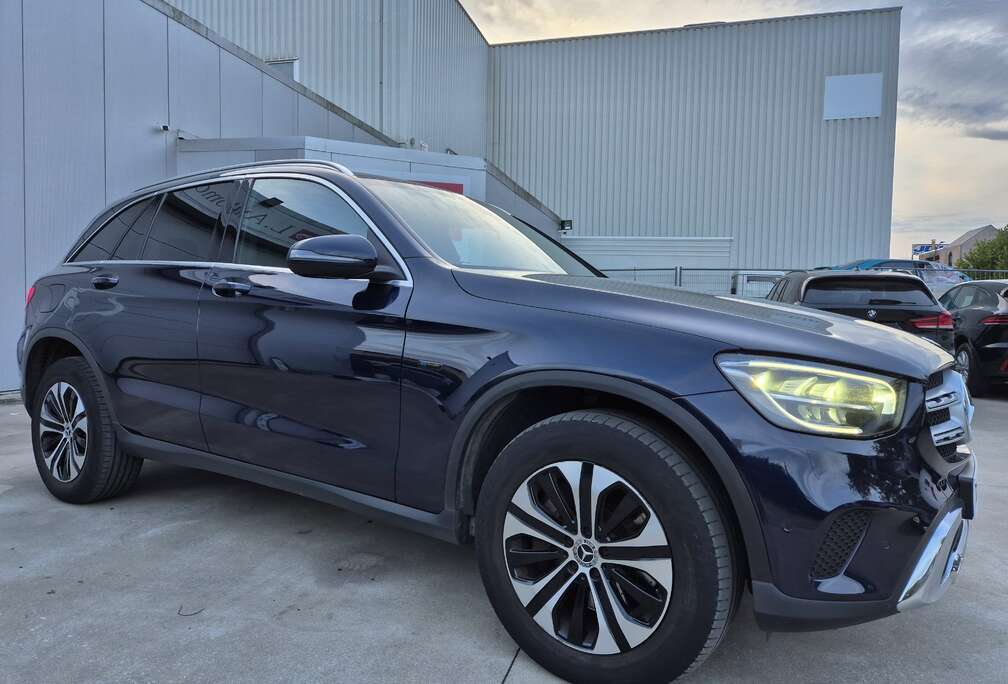 Mercedes-Benz e 4-Matic // PHEV HYBRID // 92.411 KM