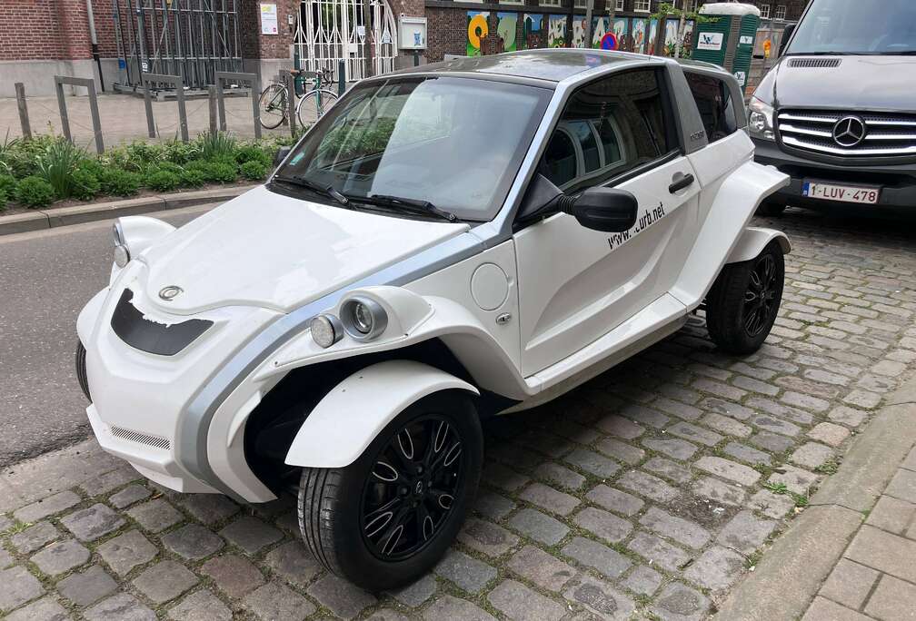 Tazzari EV courb c-zen