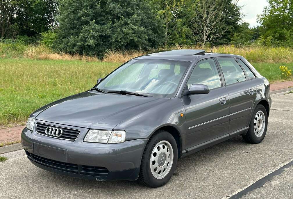 Audi 1.6i Automatique Clim Toit ouvrant Jantes 5p