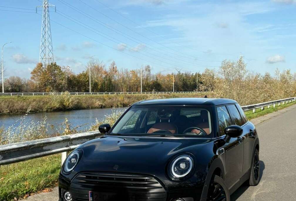 MINI Aut. Essential Trim