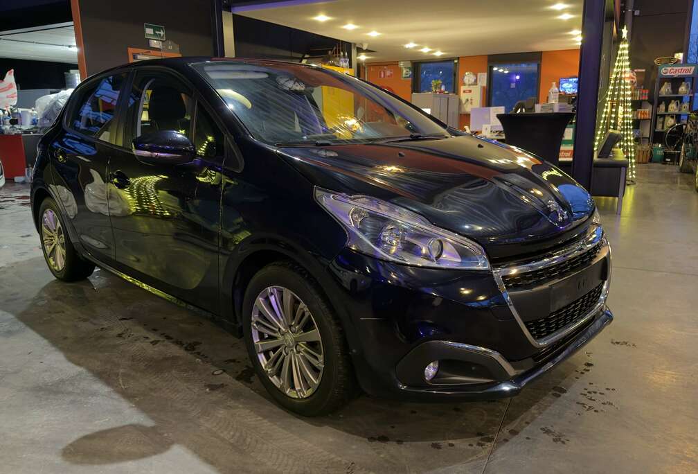 Peugeot 208 1.2iStyle/12 mois de garantie