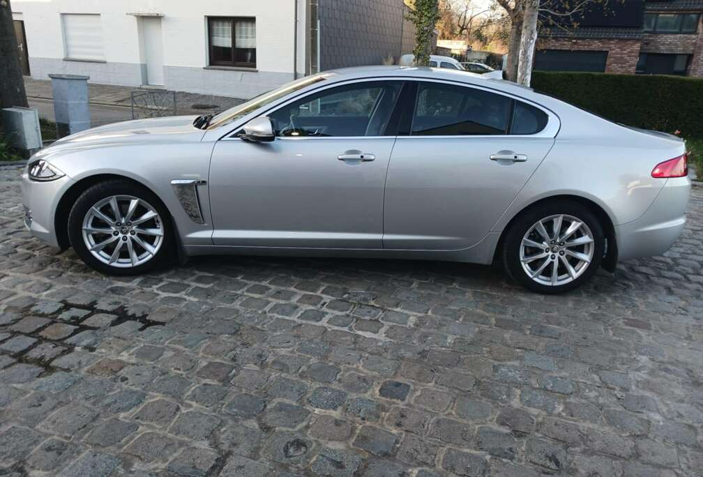 Jaguar XF 2.2 D