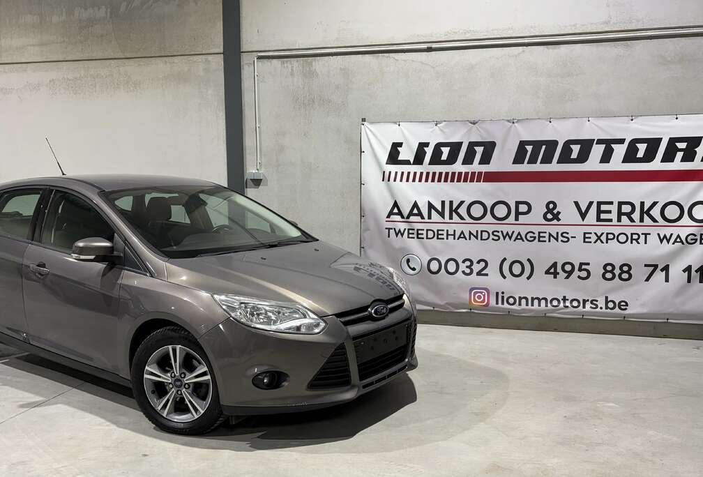 Ford 1.0 Eco boost  Titanium  Zeer nette staat