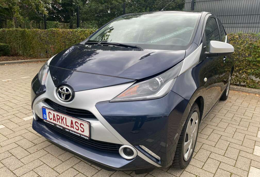 Toyota Aygo 1.0i VVT-i x-play and pack x-pure M/M