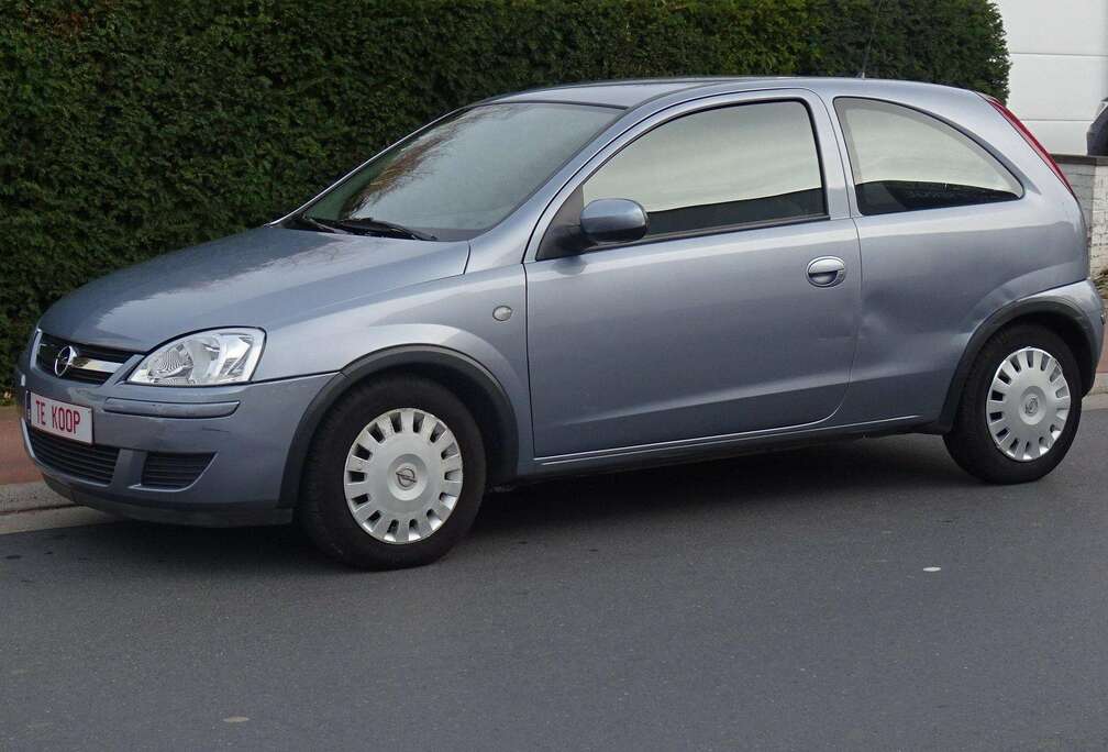 Opel Corsa 1.2 16V Cosmo