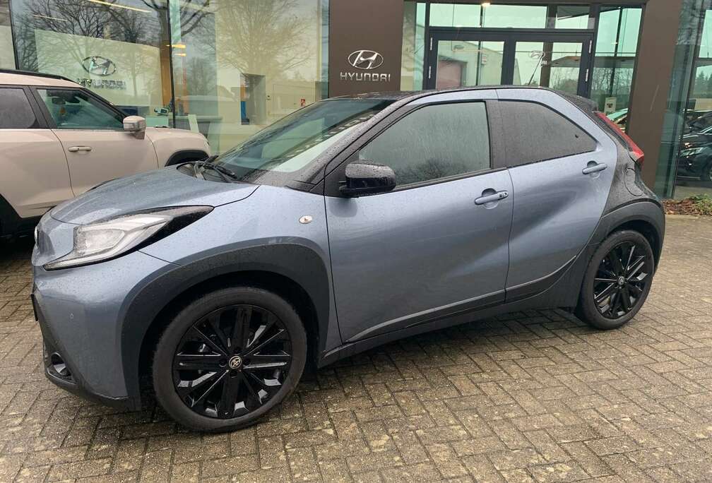 Toyota AYGO X Black Edition