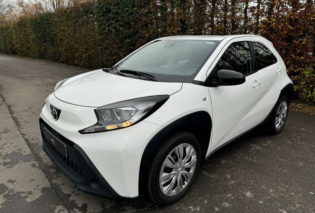 Toyota Aygo X 1.0i / CARPLAY / / CAM /