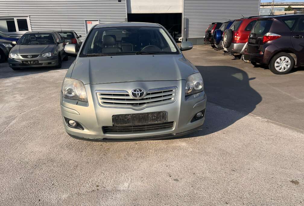 Toyota 2.0i D4 Linea Sol  ONLY EXPORT