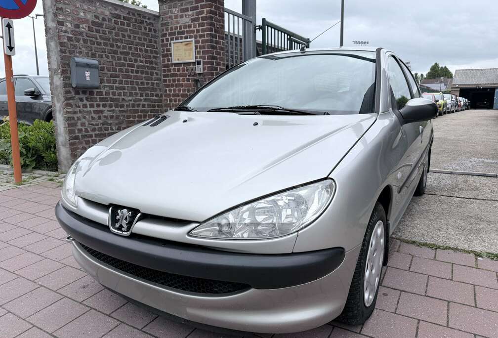 Peugeot 1.1 I EDITION XR