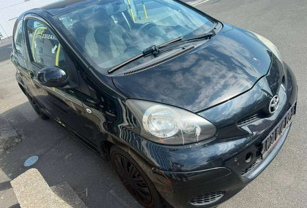 Toyota Aygo 1.0i VVT-i Car Dance