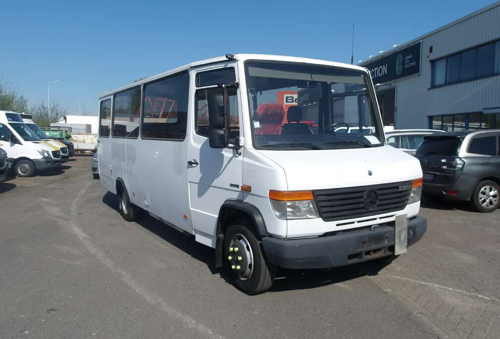 Mercedes-Benz 813 (Stock ID 758)