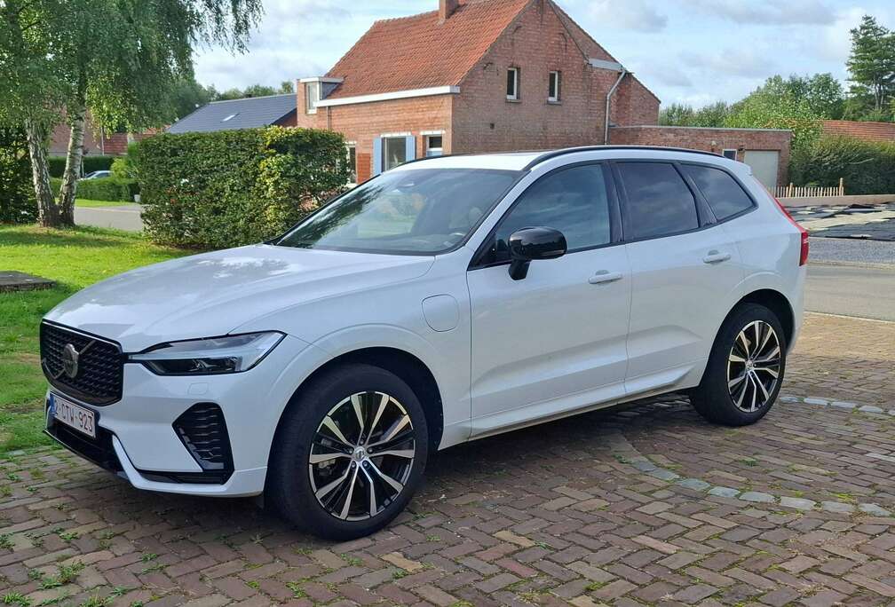 Volvo XC60 2.0 T8 plug in Hybrid AWD Ultimate Dark (335kW)