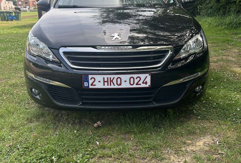 Peugeot 1.2 PureTech Style STT