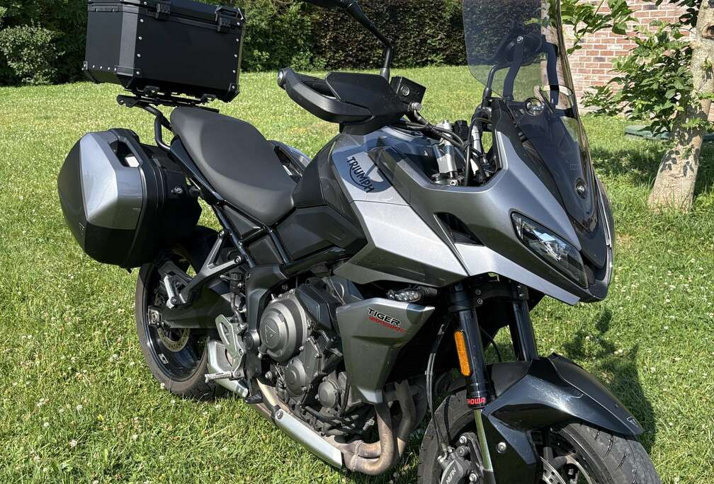 Triumph 660