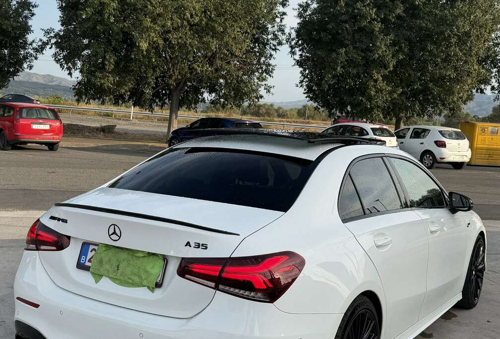 Mercedes-Benz Launch Edition (EU6d-TEMP)