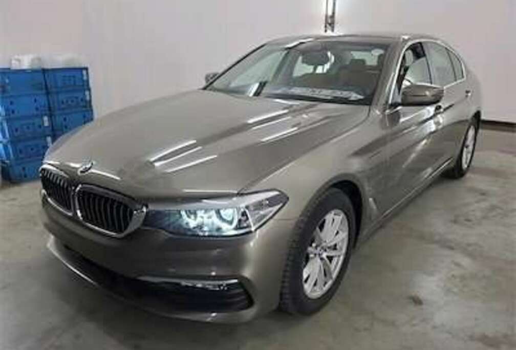 BMW 530eA PHEV ADAPTIEVE CRUISE CONTROL  CAMERA