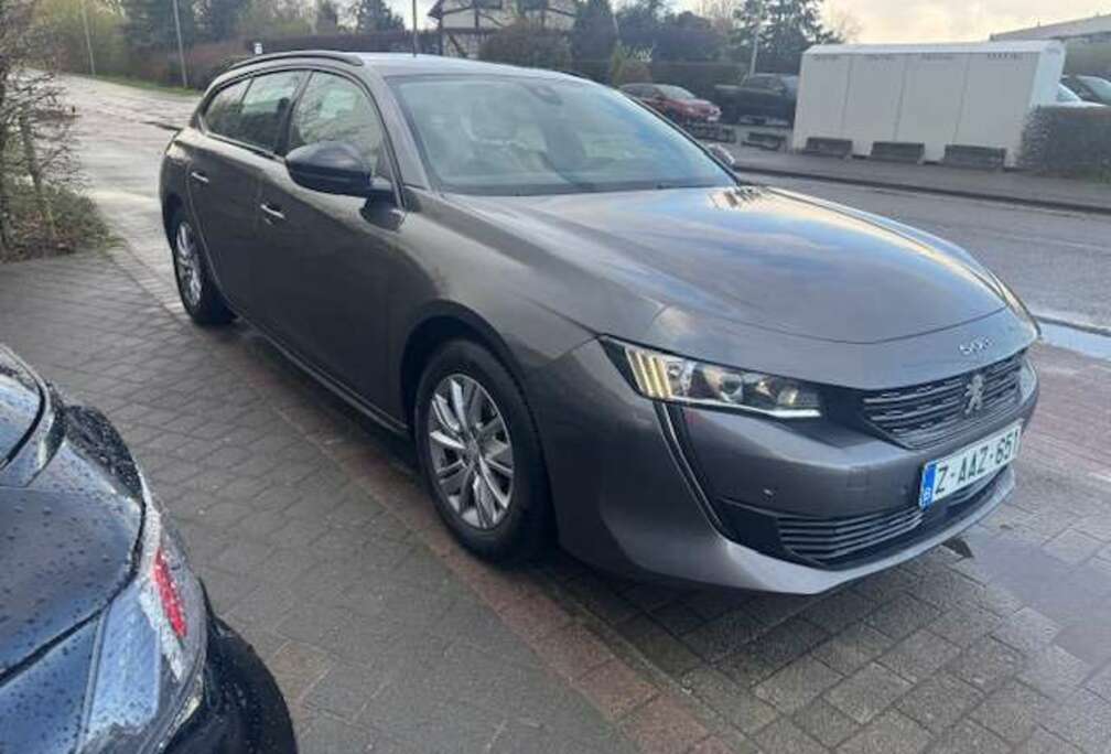 Peugeot SW 1.2 130pk 12maanden Garantie 1ste eigenaar model 2022