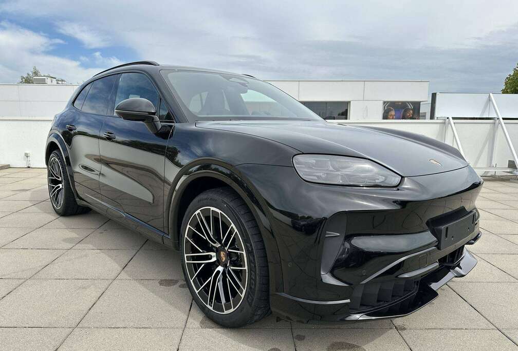 Porsche ELECTRIC Trekhaak Pano Dak 22\