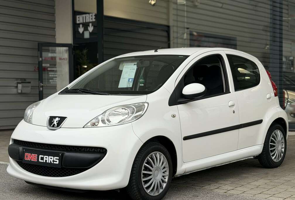 Peugeot 1.0i 50kw 68cv AUTOMATIQUE AIRCO-VE-VC-DA-GAR 1AN