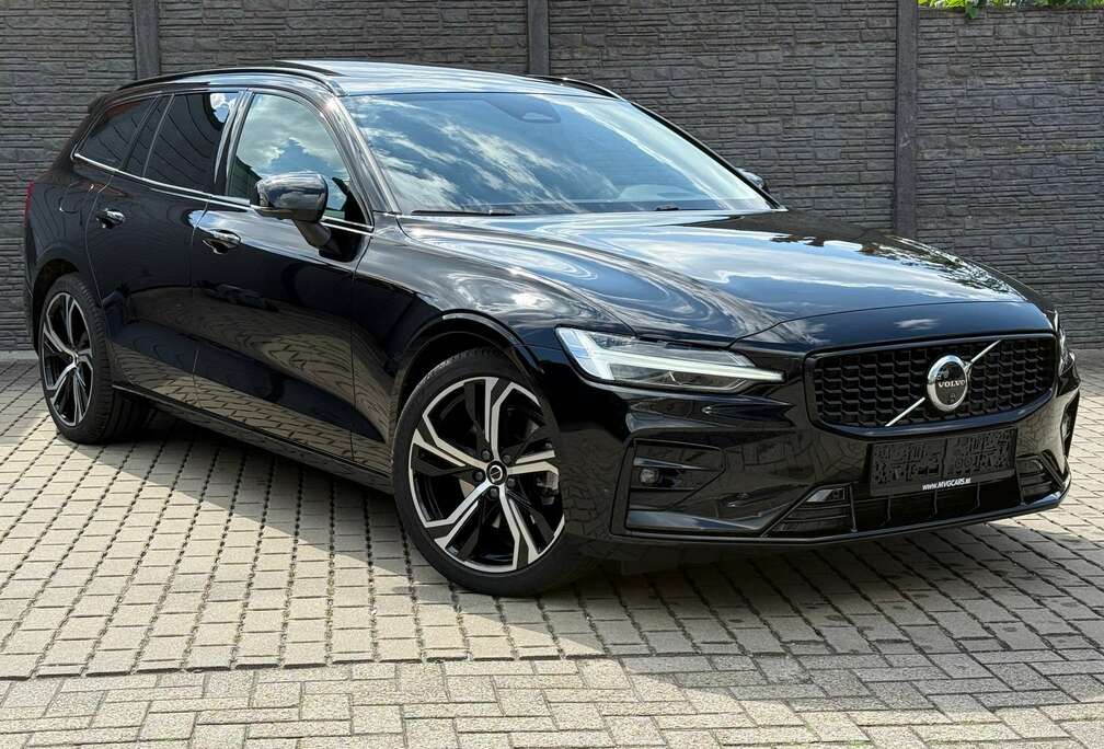 Volvo B4 MHEV Plus Dark Automaat \