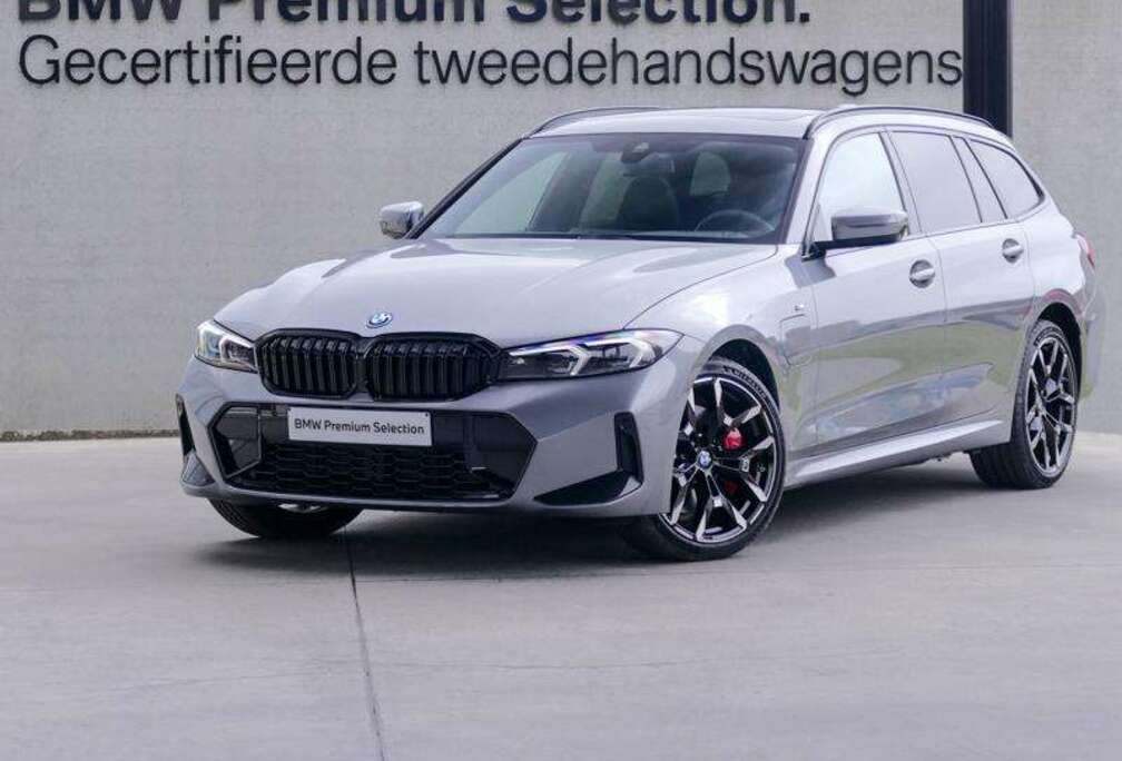 BMW Touring M SPORT PRO   PANO  HARMAN KARDON