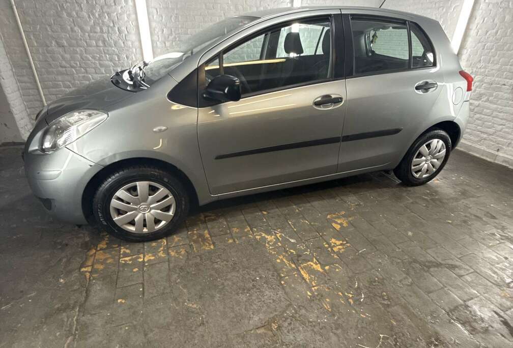 Toyota 1.0i VVT-i Comfort