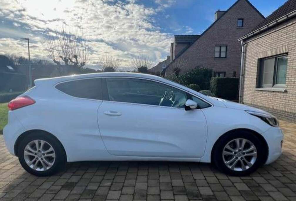 Kia Pro_Cee\'d 1.6 CRDi Sense