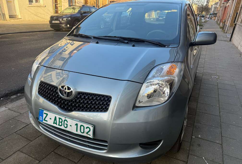 Toyota 25000KM NEUF AUTOMATIQUE 1ER MAIN GARANTIE