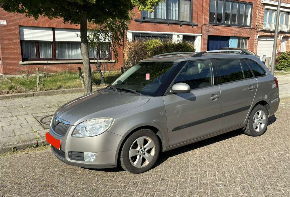 Skoda 1.4 16V Combi Ambiente