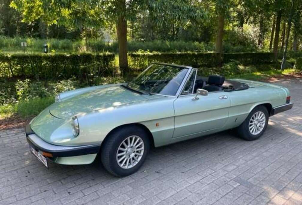 Alfa Romeo Spider 2.0