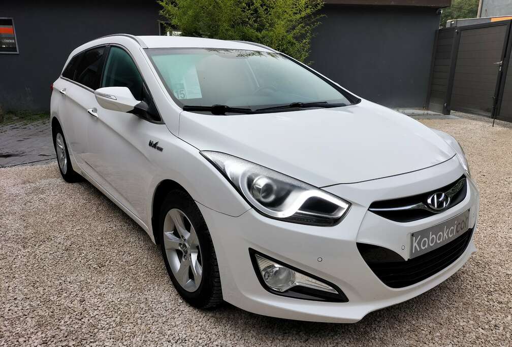 Hyundai 1.7 CRDi Business Edition - JOLI BREAK BIEN EQUIPE