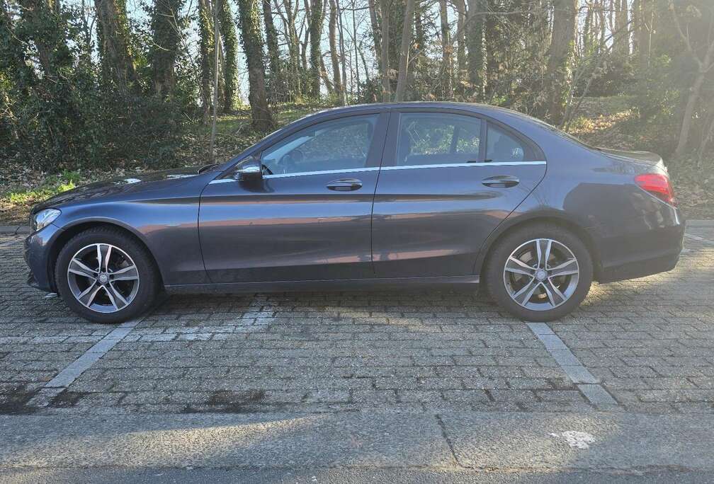 Mercedes-Benz met 2e set alu velgen met winterbanden vele opties